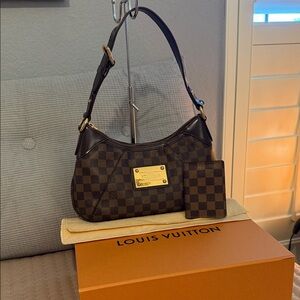 Authentic Louis Vuitton Damier Ebene Thames pm bag with matching card holder